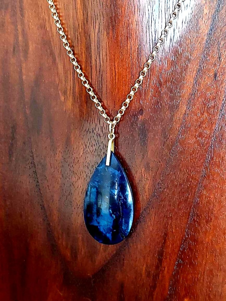 Vintage 9ct Gold Lapis Lazuli Pendant with chain