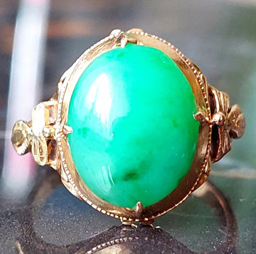 Antique hand engraved Jade Solitaire Ring in 14ct Gold