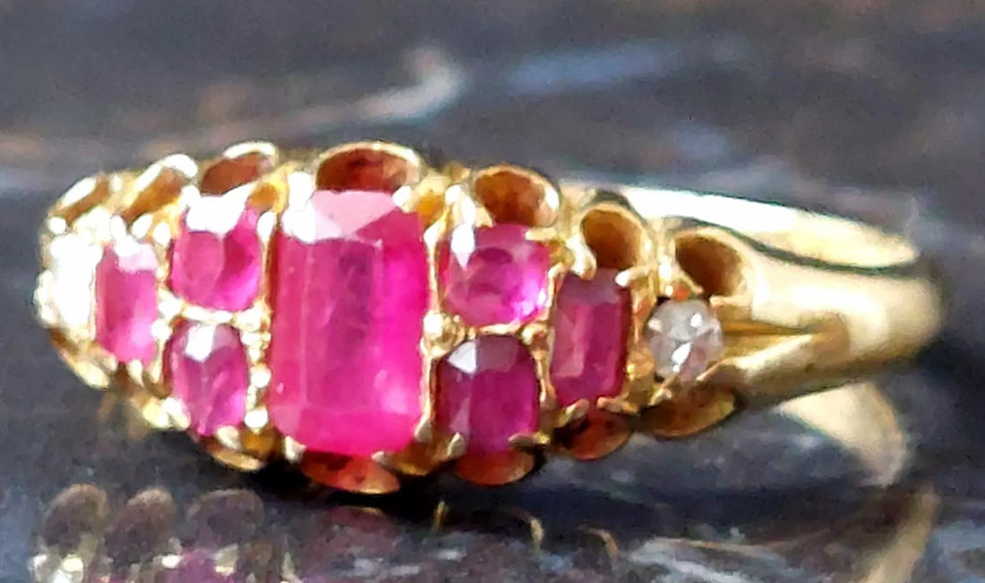 Antique Victorian 18ct gold natural Ruby Ring