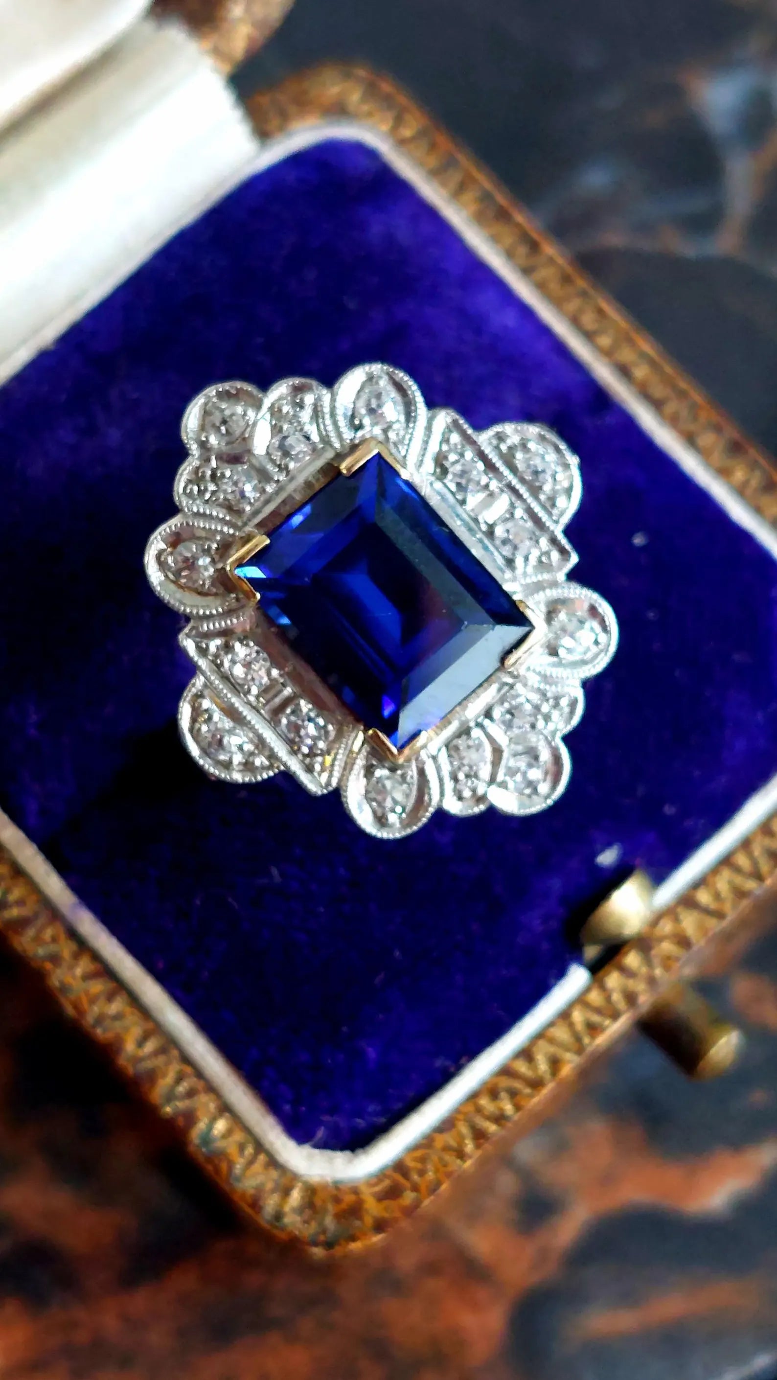 18ct gold sapphire and diamond ring, art deco 1920s