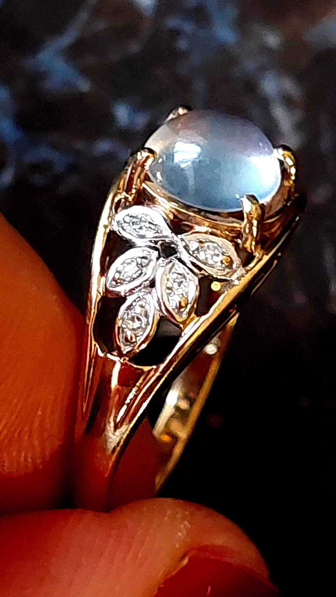 Vintage 9ct Yellow Gold Moonstone and Diamond ring